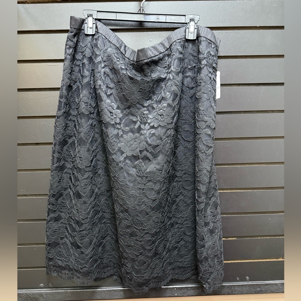 Maggy London Woman Black Lace Skirt Plus Size 24 NWT